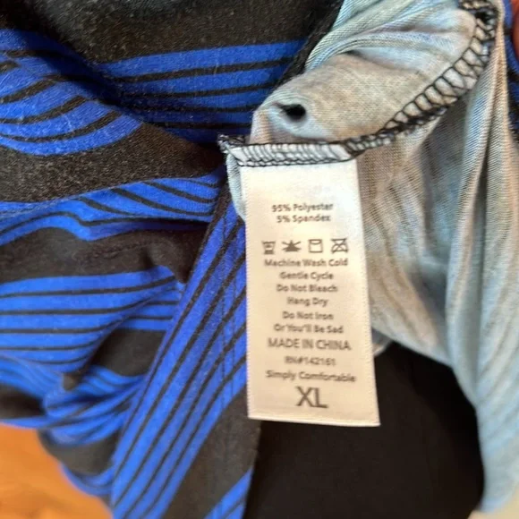 Preowned LuLaRoe tank top - Picture 4 of 4